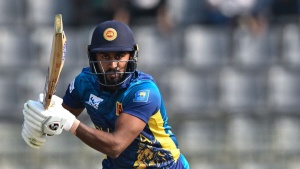 Sri Lanka Stuns Zimbabwe in T20 Opener as Kamindu Mendis Delivers Late Heroics